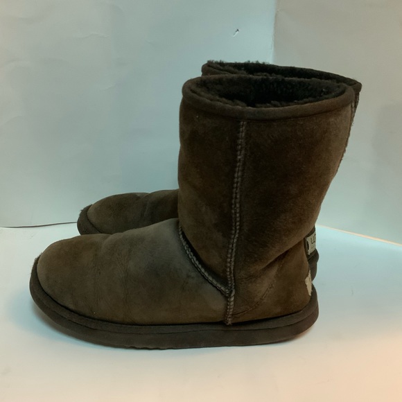 Ugg Classic Short - Picture 4 of 11